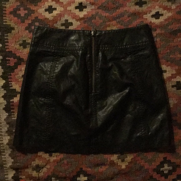 Free people vegan leather skirt - Picture 2 of 3